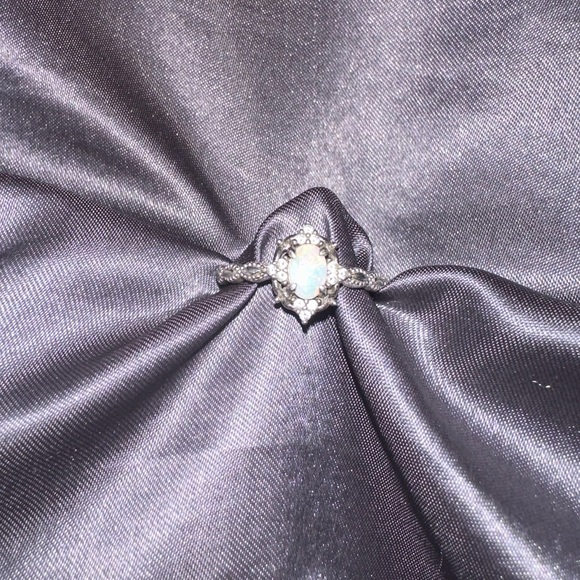 Opal Ring - Picture 2 of 4